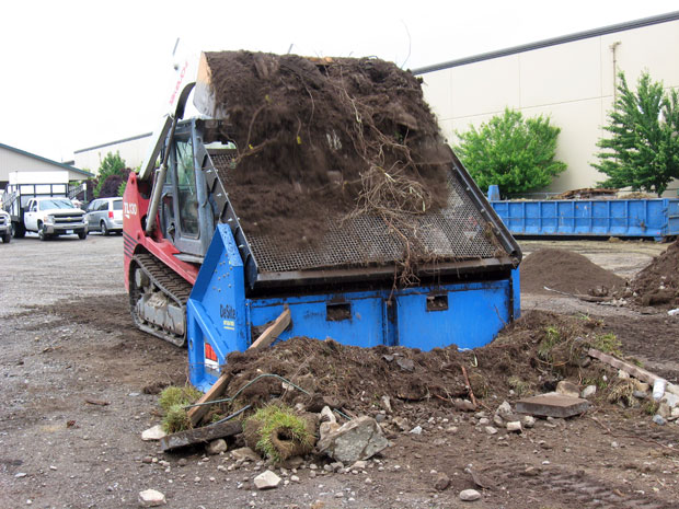 Topsoil Screener has a large amount of deck